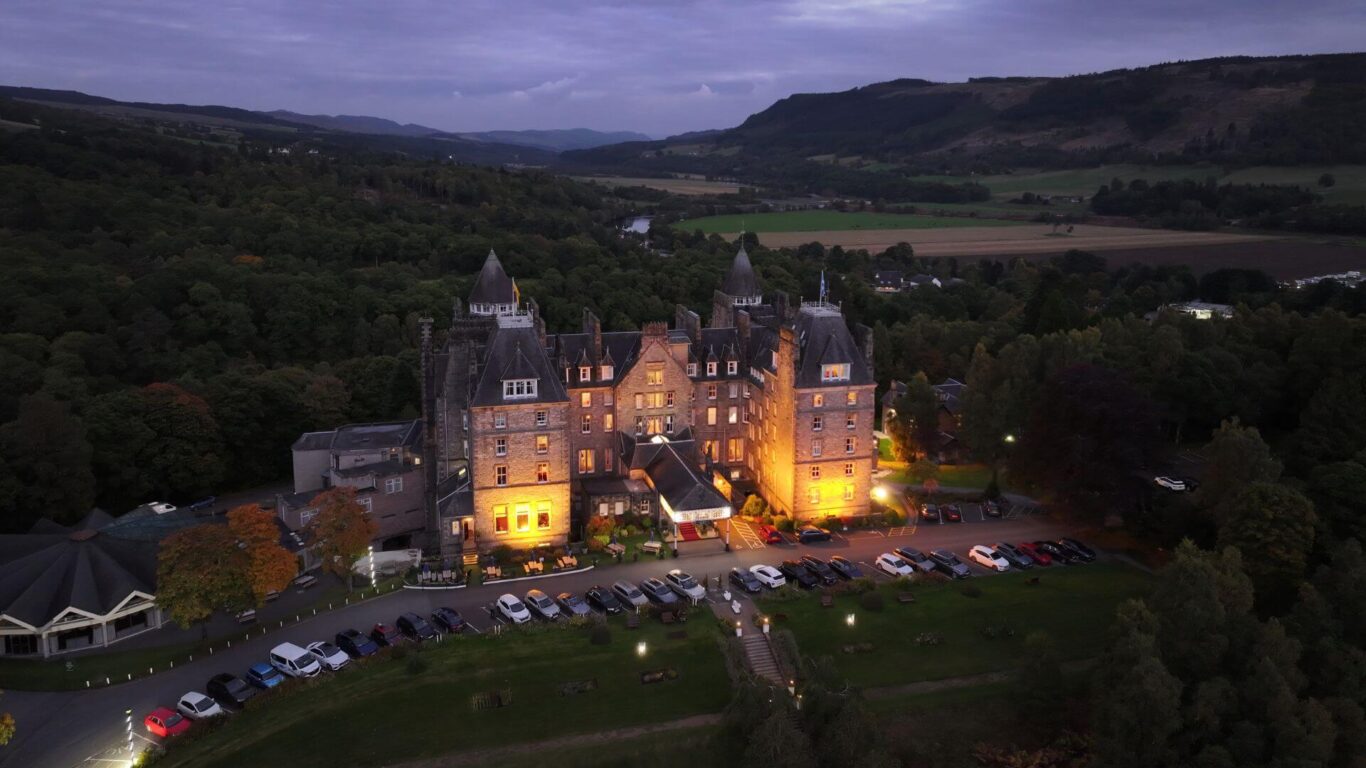 Atholl Night Exterior Image